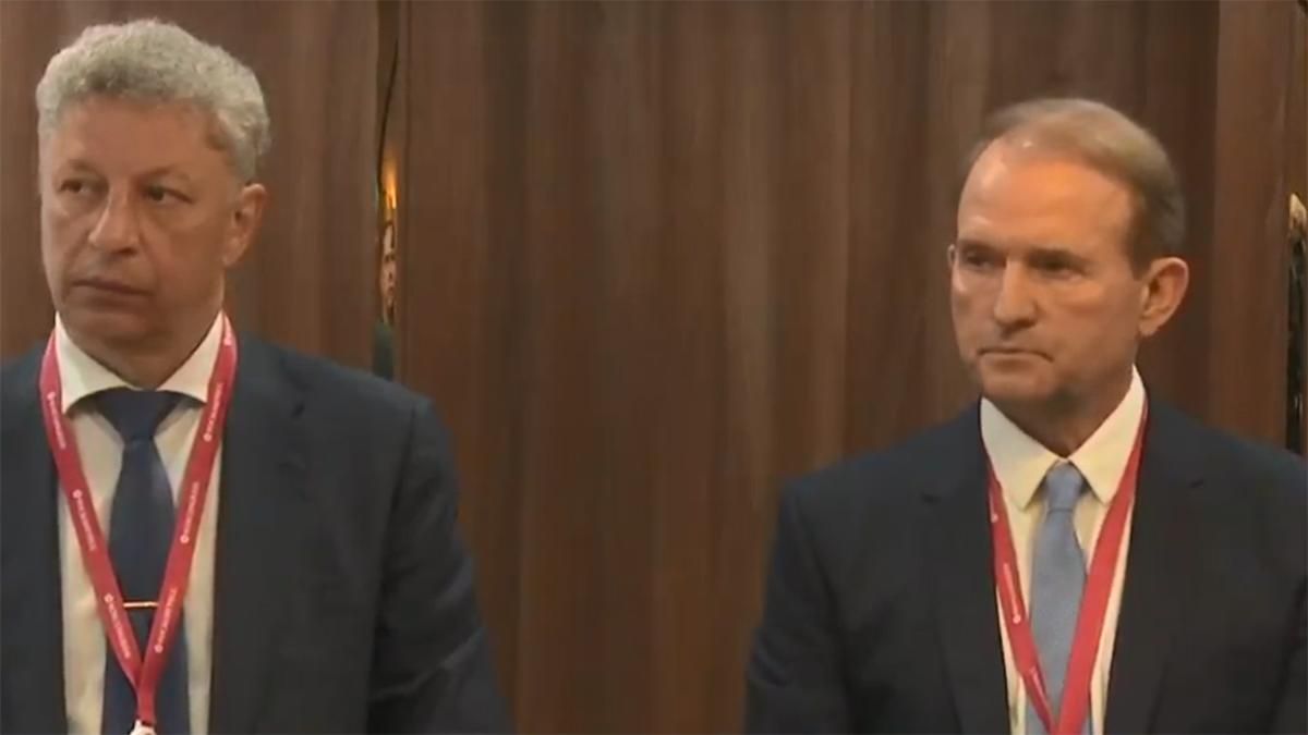 Медведчук и Бойко снова полетели в Россию на переговоры Медведчук и Бойко снова полетели в Россию на переговоры