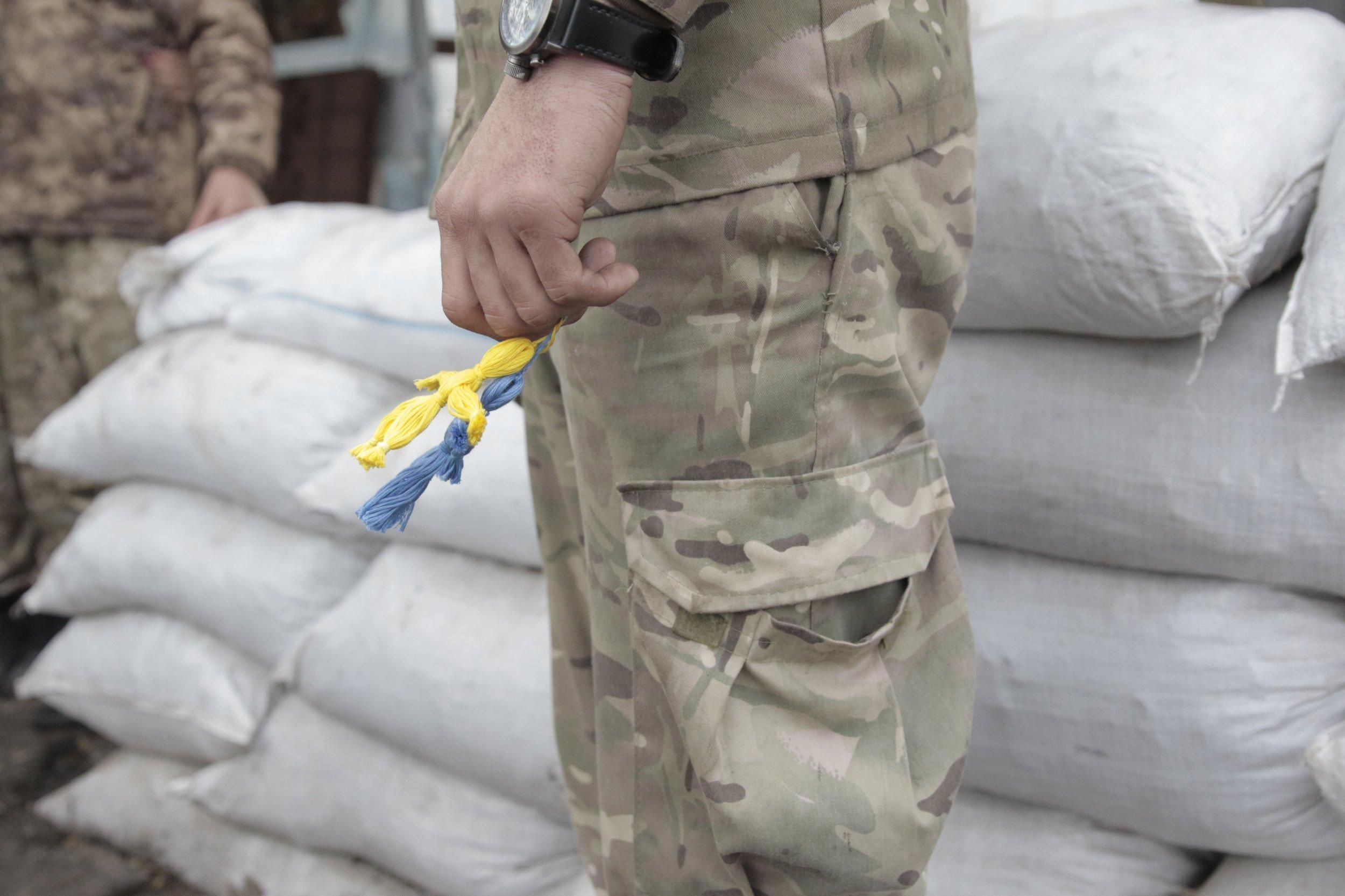 Ночной обстрел украинских позиций под Новолуганським: возросло количество пострадавших