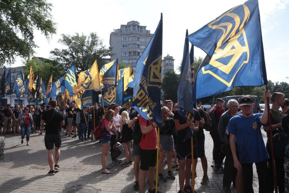 Ветерани вийшли на акцію під АП, аби влада спростила процедуру Ветерани вийшли на акцію під АП, аби влада спростила процедуру