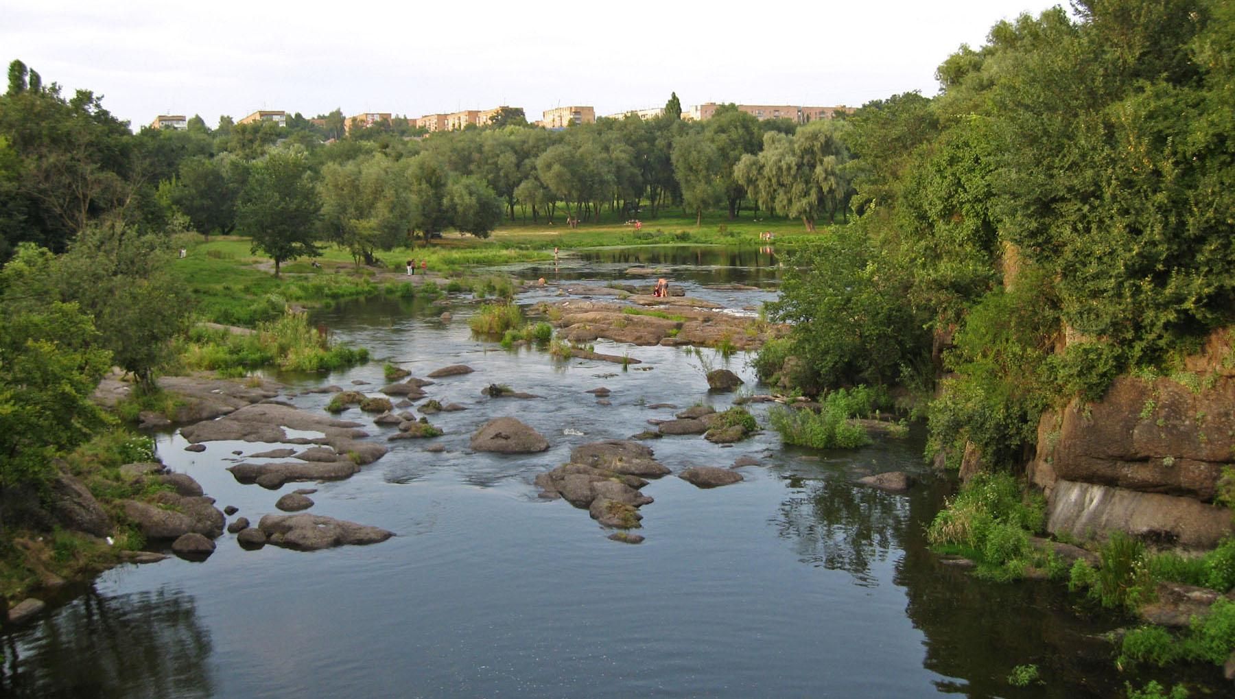 Екологічна небезпека: у річку Рось потрапило багато хімікатів