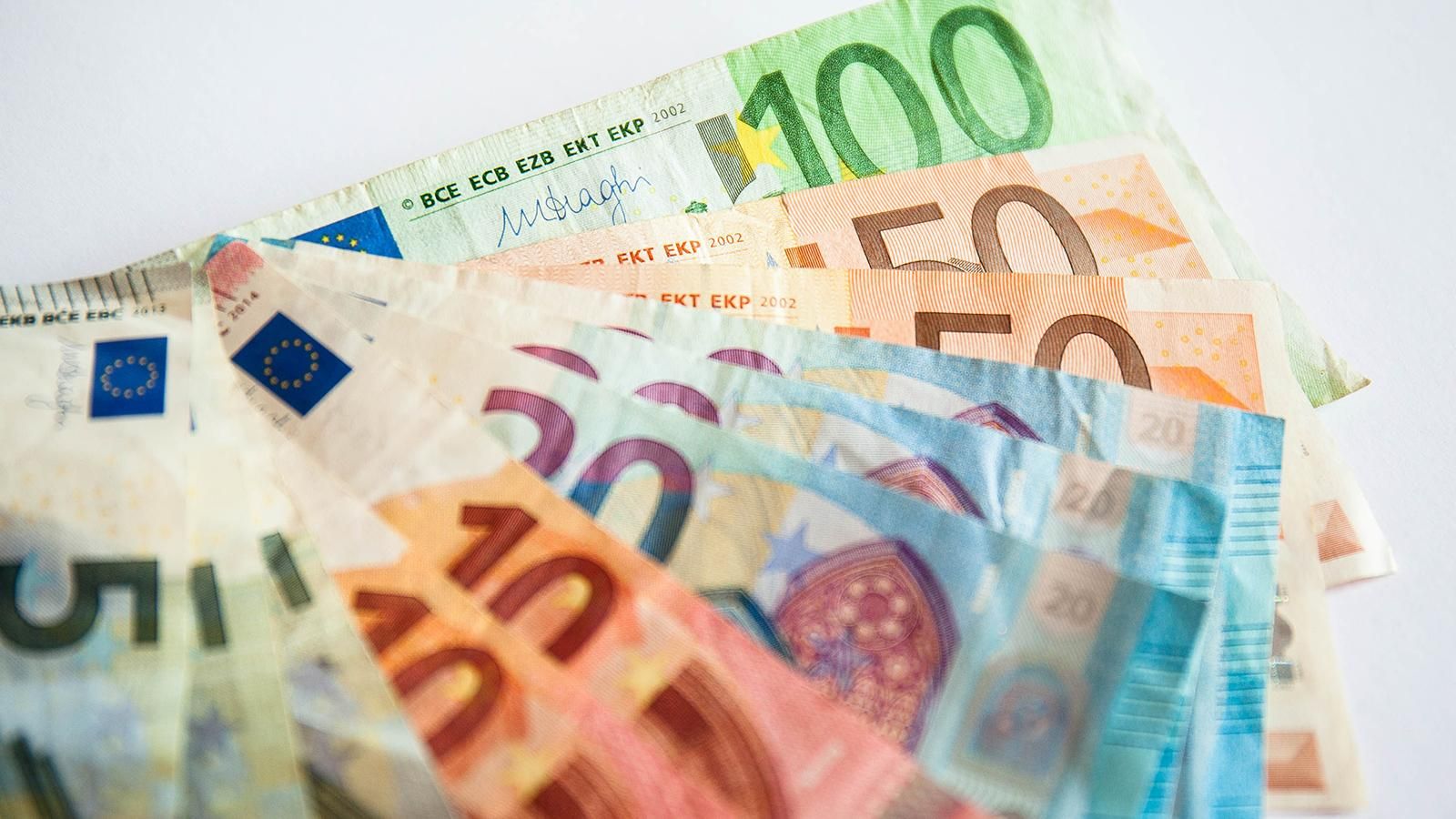 Готівковий курс валют - курс долара та євро на 10 червня 2019