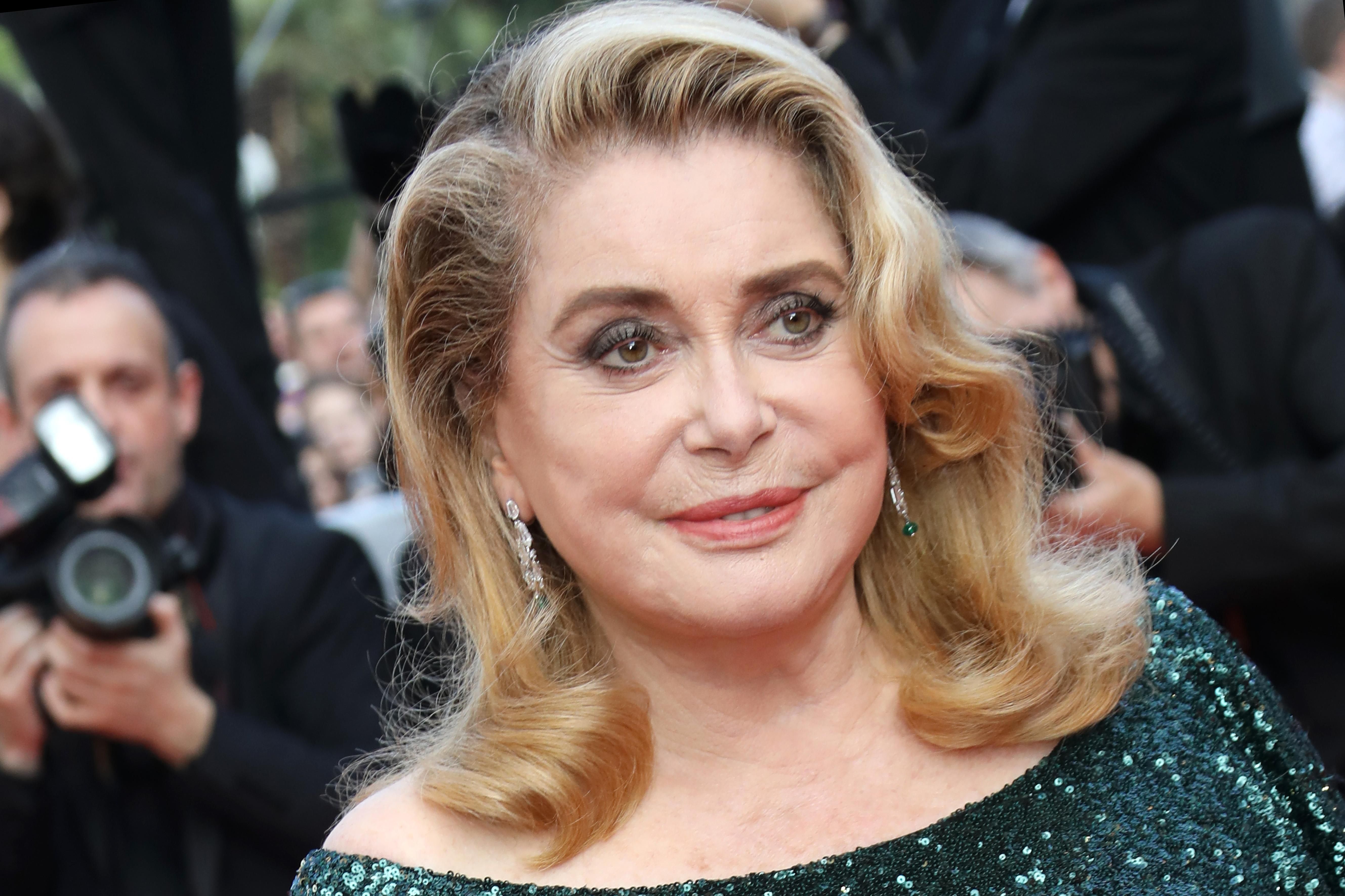 Легендарна Катрін Деньов прилетіла в Україну: акторка розкрила секрет популярності Легендарна Катрін Деньов прилетіла в Україну: акторка розкрила секрет популярності