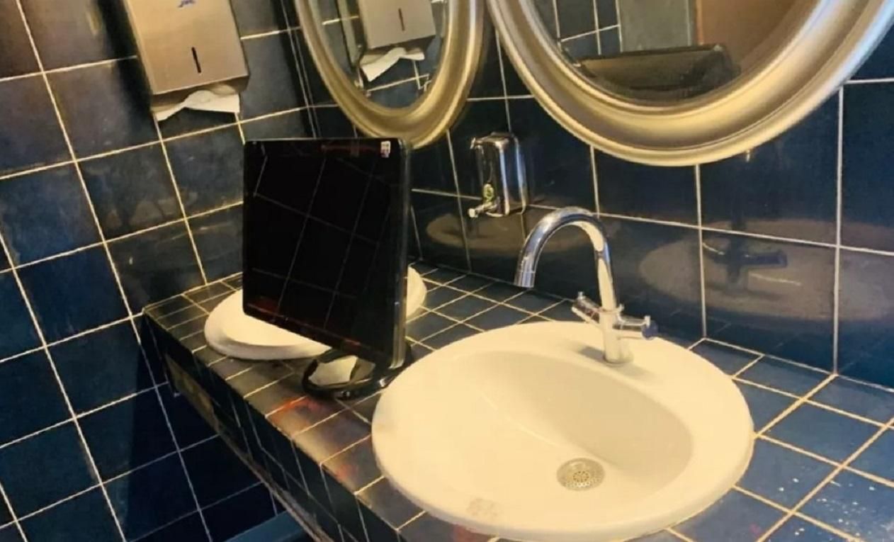 У Росії розгромили редакцію опозиційного видання "Сноб": фото, відео У Росії розгромили редакцію опозиційного видання "Сноб": фото, відео