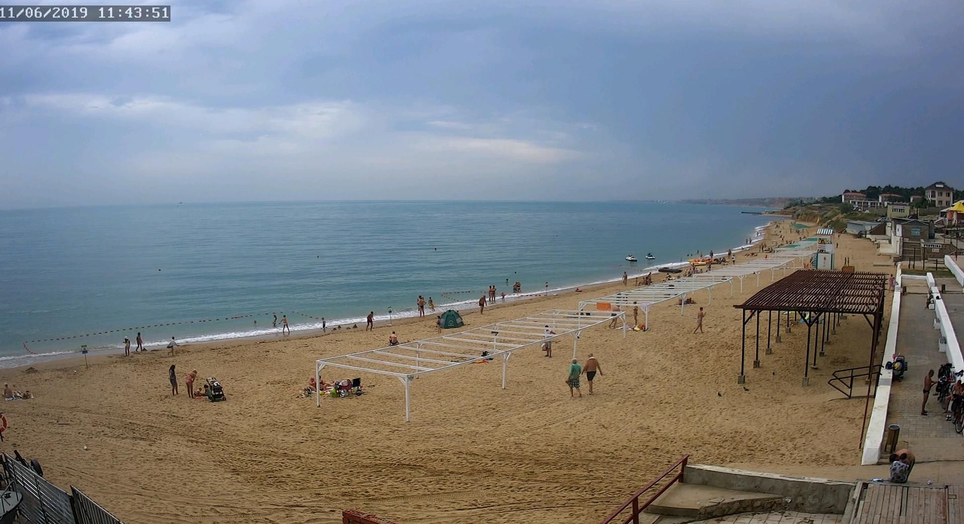 Кримський міст у розпал курортного сезону: з'явилися показові фото Кримський міст у розпал курортного сезону: з'явилися показові фото