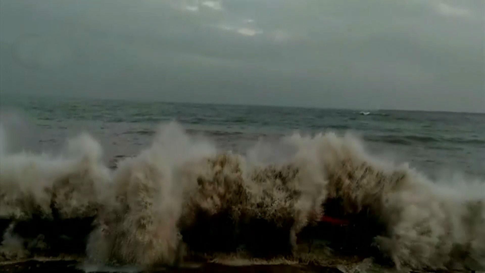 Циклон Вайю в Индии 13 июня 2019 - фото и видео циклона Циклон Вайю в Индии 13 июня 2019 - фото и видео циклона