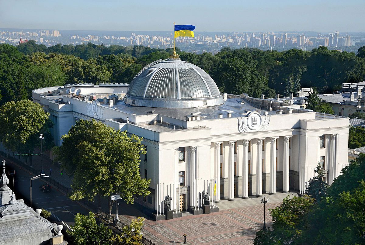Парламентські вибори: за кого голосуватимуть та як обиратимуть українці