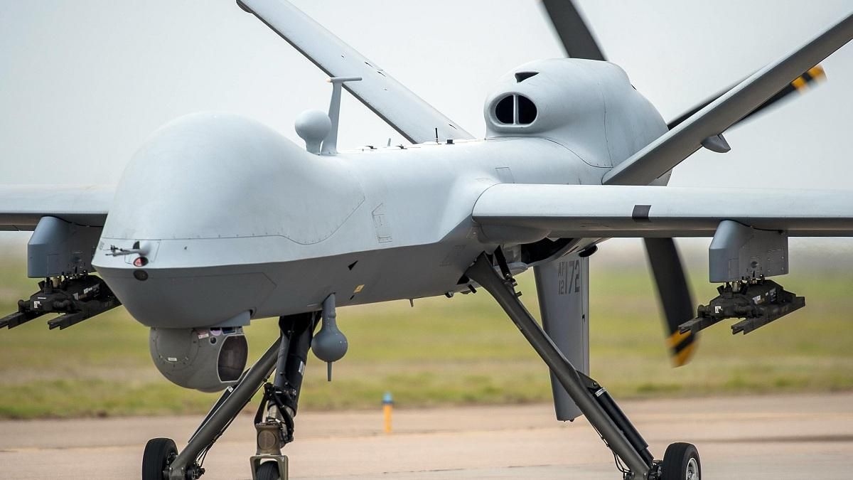 Перед атакой на танкеры в Оманском заливе Иран обстрелял беспилотник США Перед атакой на танкеры в Оманском заливе Иран обстрелял беспилотник США