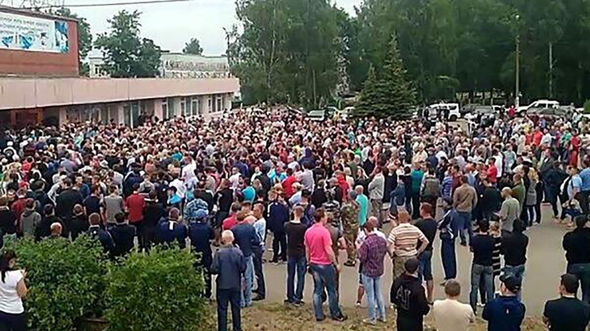 В РФ сталися масова бійка між росіянами та ромами, є загиблий В РФ сталися масова бійка між росіянами та ромами, є загиблий