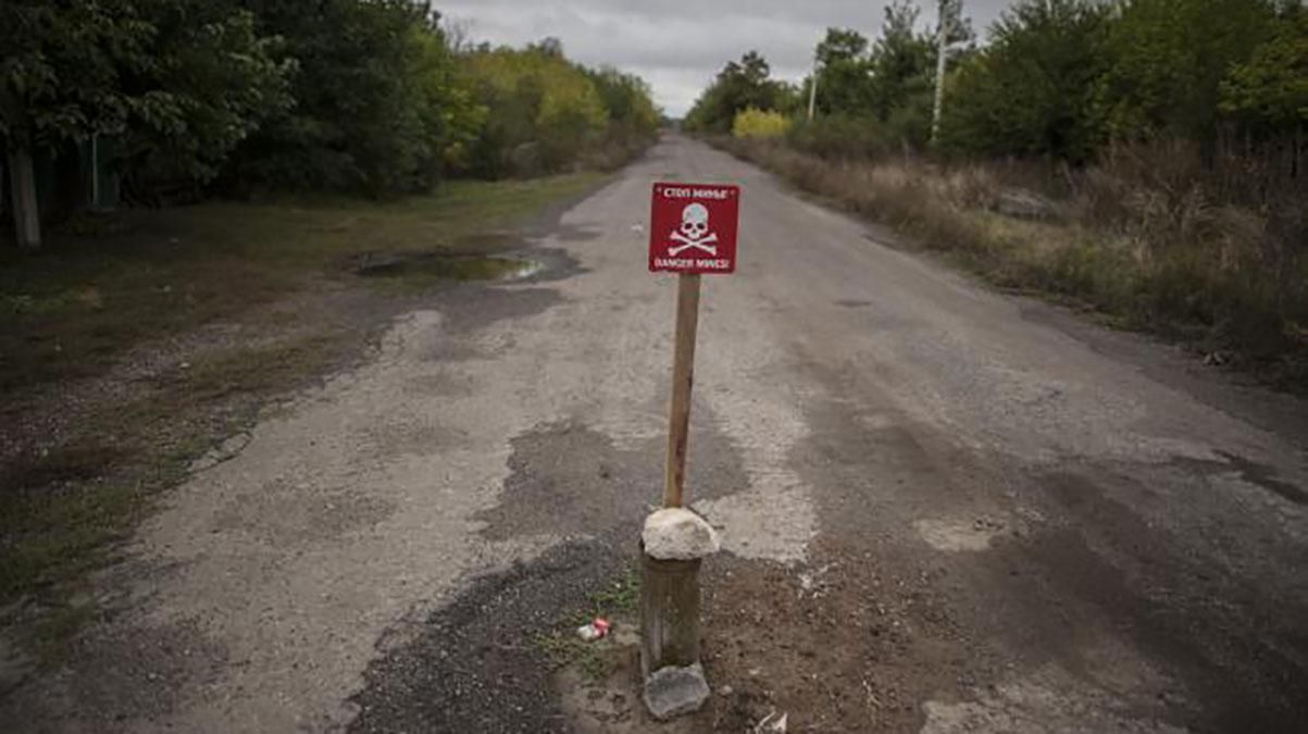 Скільки цивільних підірвались на мінах з початку війни на Донбасі: страшна статистика Скільки цивільних підірвались на мінах з початку війни на Донбасі: страшна статистика