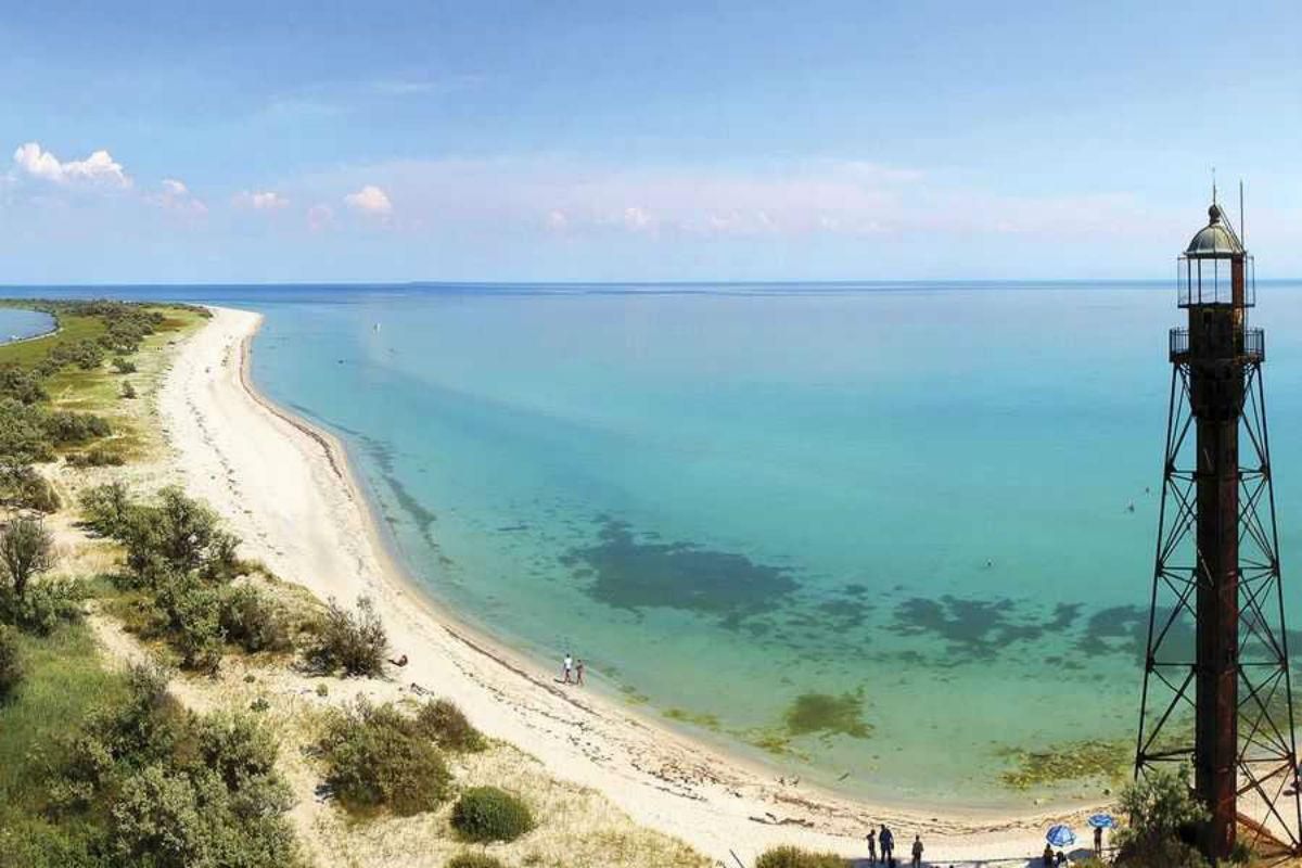 Українські Мальдіви – острів Джарилгач: де це та чому туди їдуть мільйони туристів Українські Мальдіви – острів Джарилгач: де це та чому туди їдуть мільйони туристів