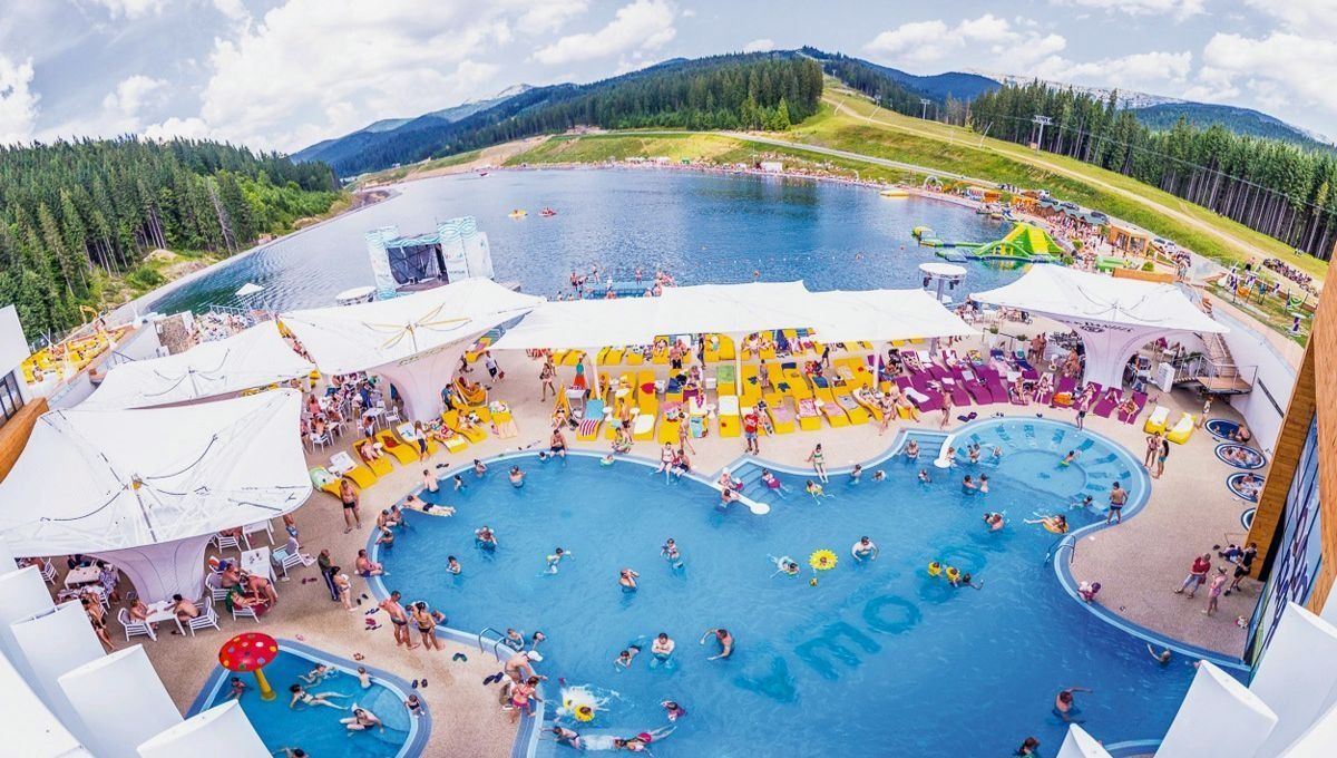 Запальна музика та безліч розваг: у Voda Club у Буковелі стартував літній сезон Запальна музика та безліч розваг: у Voda Club у Буковелі стартував літній сезон