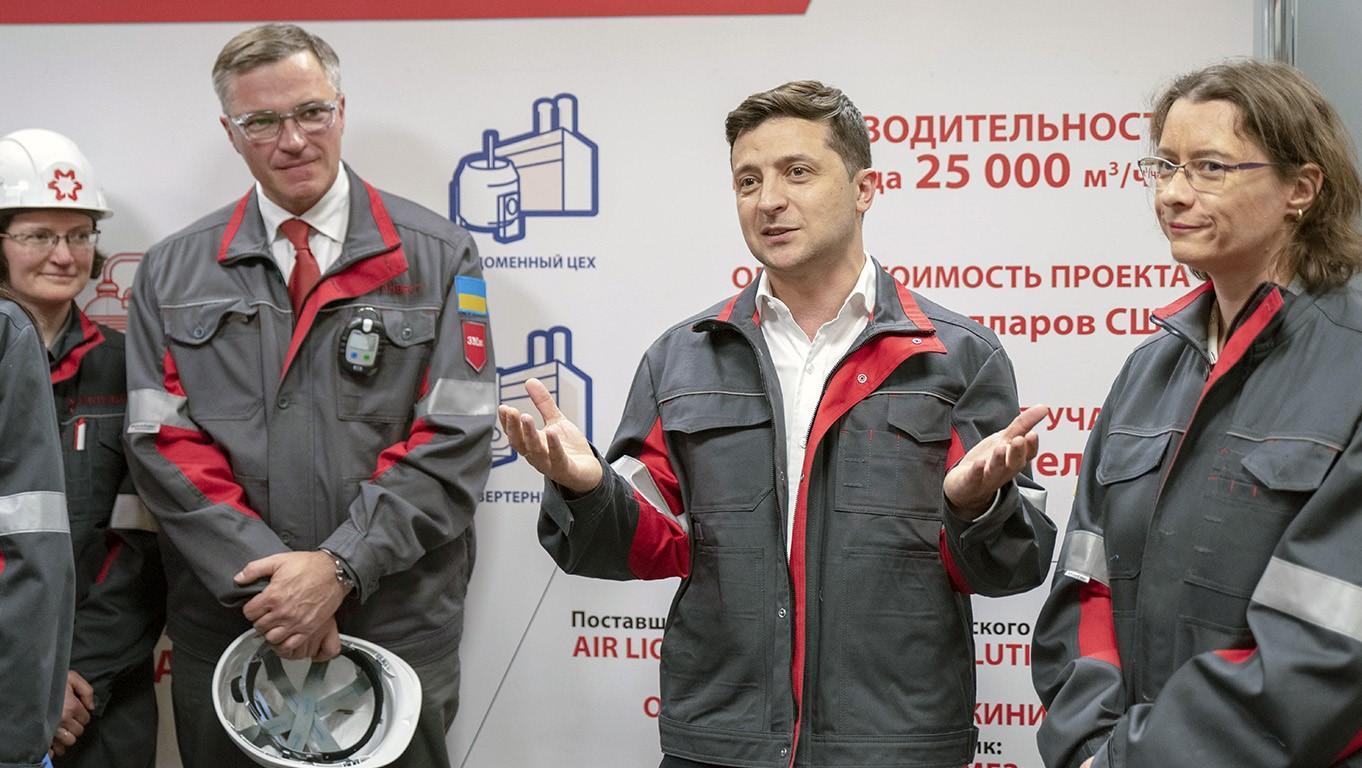 На подписание договора о строительстве комплекса "Метинвест" приехал Зеленский и посол Франции