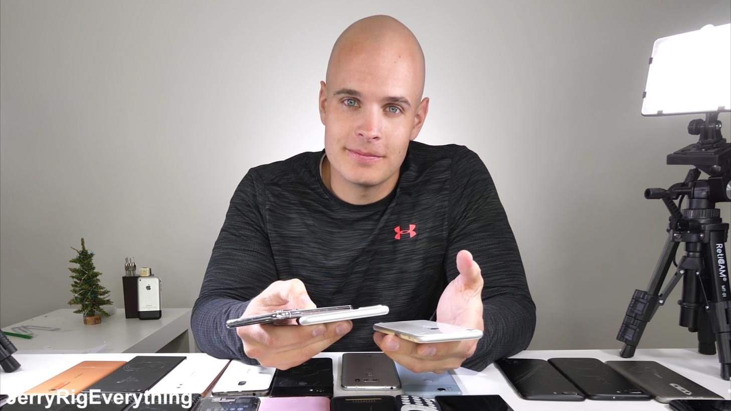 У популярного блогера JerryRigEverything появился серьезный конкурент: видео У популярного блогера JerryRigEverything появился серьезный конкурент: видео