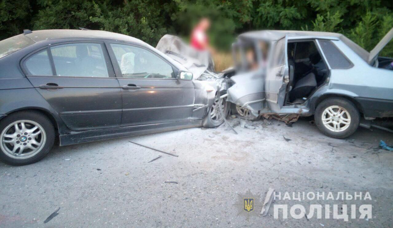 Пьяный полицейский устроил ДТП под Херсоном: погибла семья с ребенком Пьяный полицейский устроил ДТП под Херсоном: погибла семья с ребенком