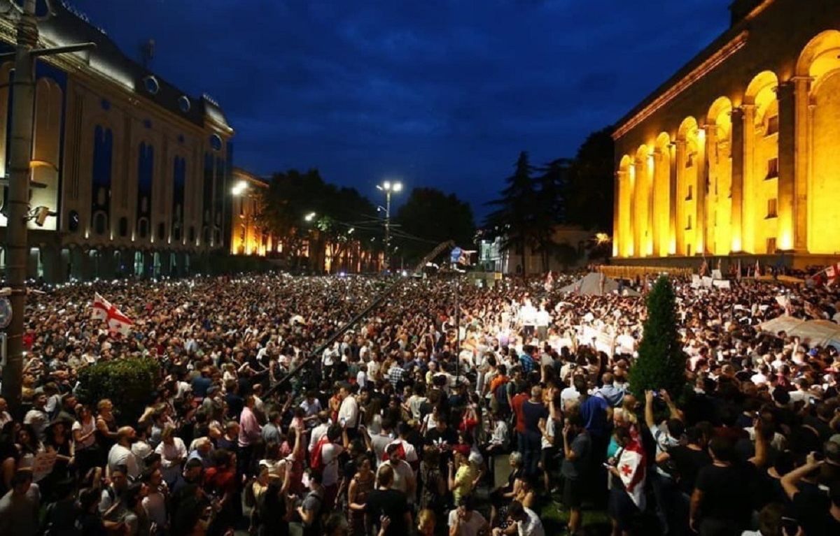 Протесты в Грузии 20 июня 2019 – фото и видео скандала с депутатом Госдумы