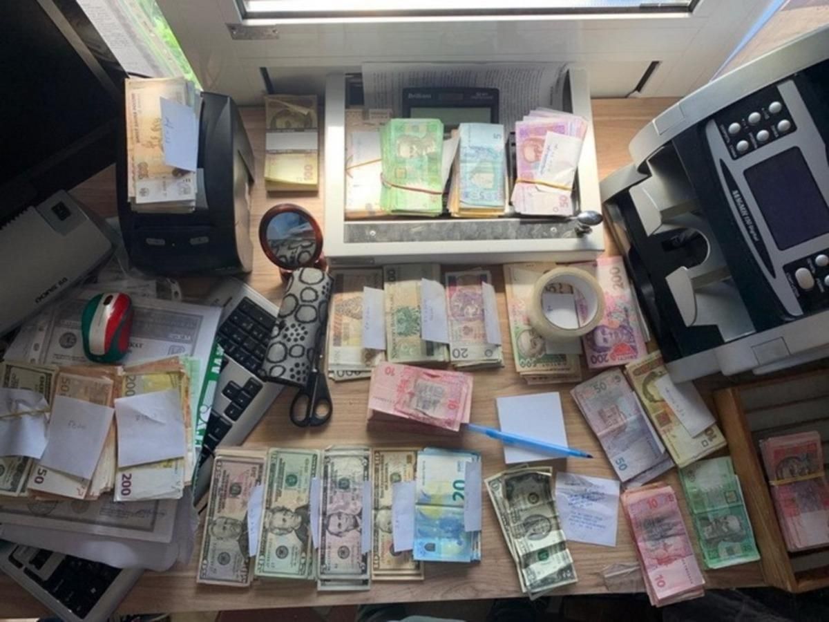 У Києві переселенці організували канал фінансування терористів У Києві переселенці організували канал фінансування терористів