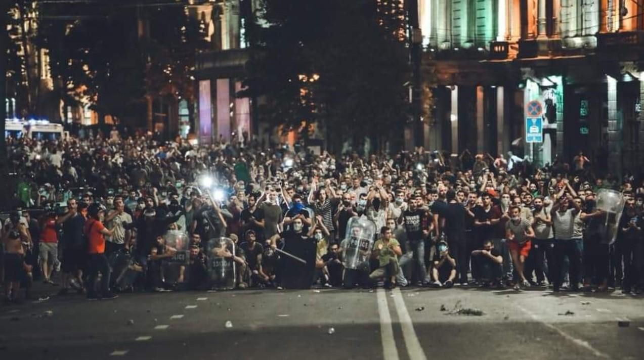 Протести в Грузії: відомо, чи є серед постраждалих і затриманих українці Протести в Грузії: відомо, чи є серед постраждалих і затриманих українці