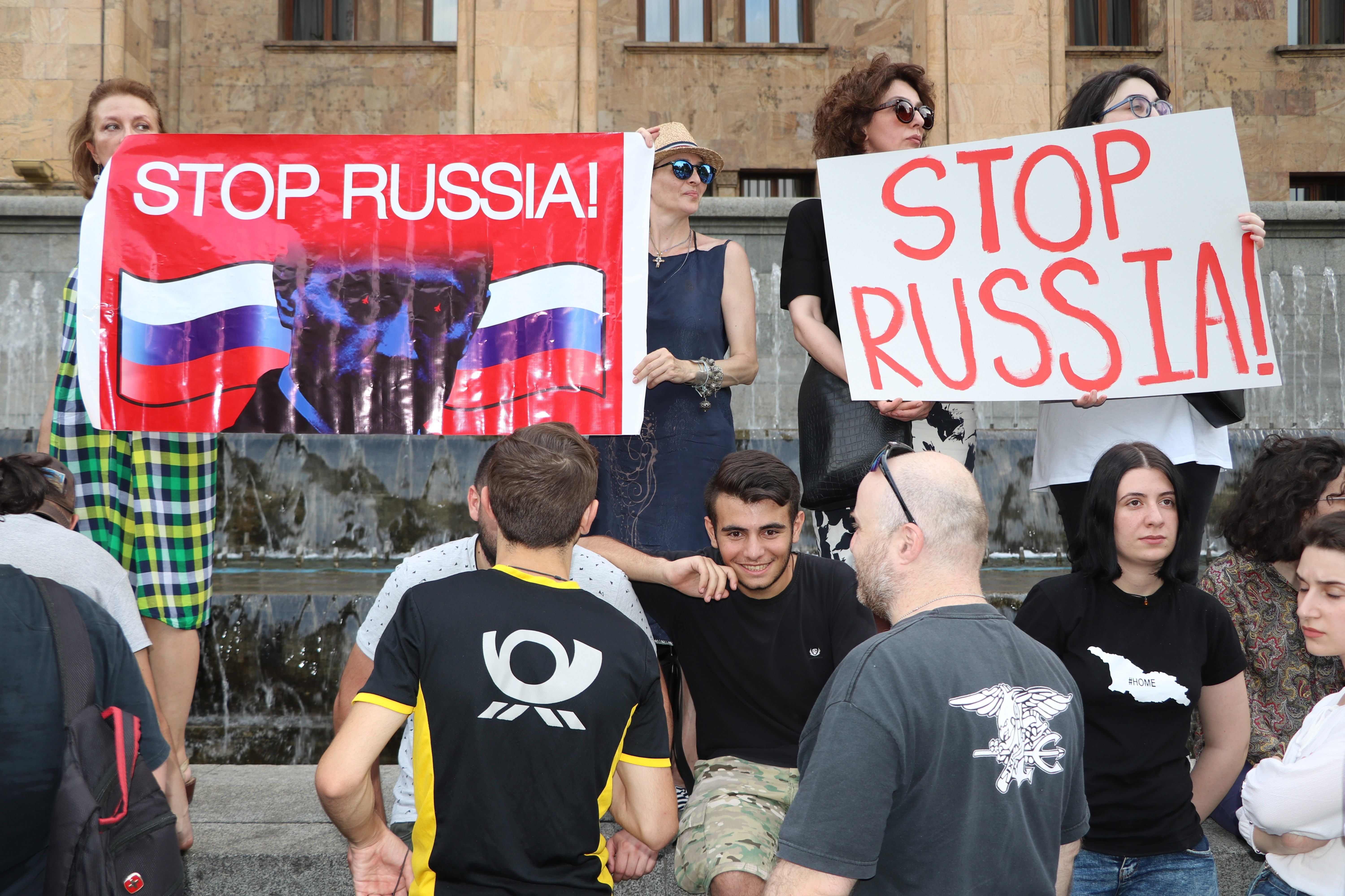 Багатотисячні протести у Грузії: що відбувається і як причетна до заворушень "рука Кремля" Багатотисячні протести у Грузії: що відбувається і як причетна до заворушень "рука Кремля"