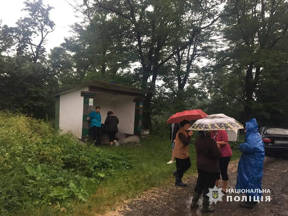 Троє чоловіків загинули від удару блискавки