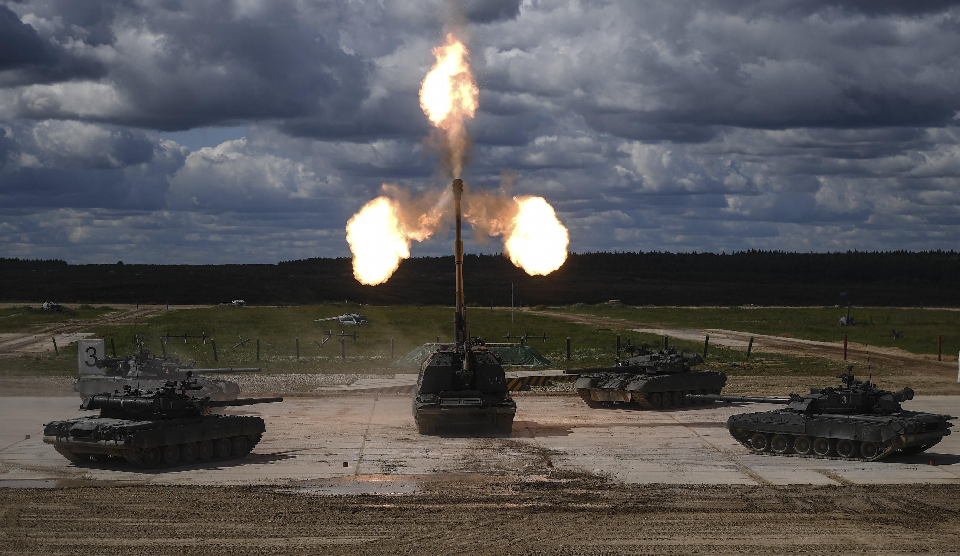 Спостерігачі попереджають про десятки "Градів" на окупованій Луганщині Спостерігачі попереджають про десятки "Градів" на окупованій Луганщині