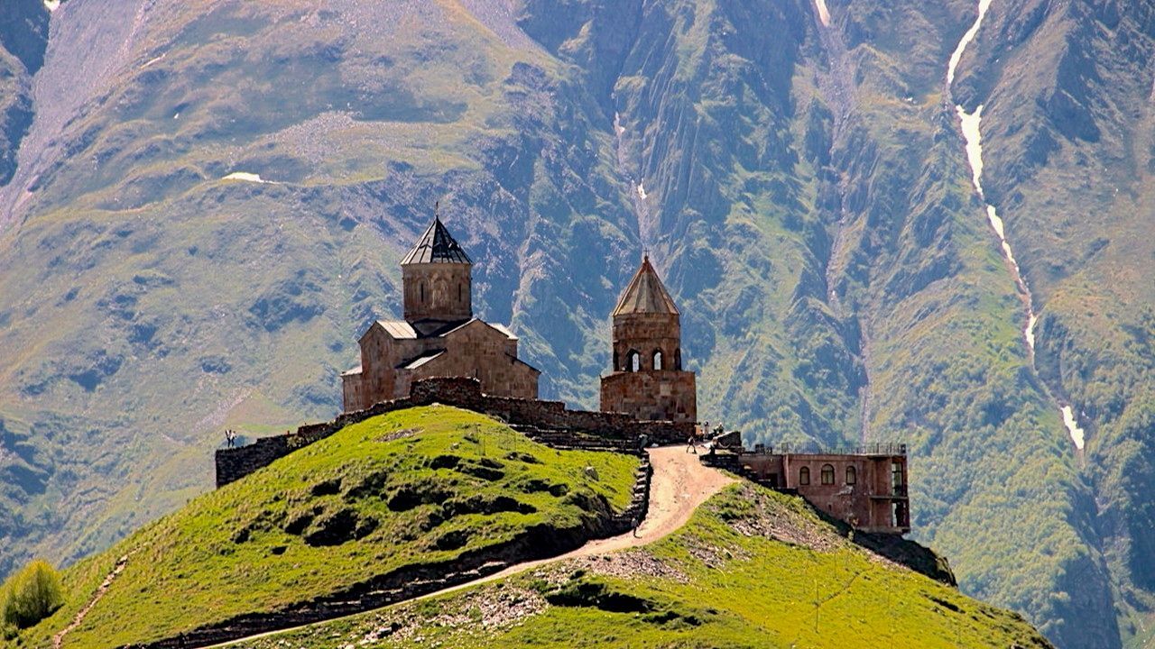 Россия закрыла небо для самолетов из Грузии: страна ответила метким флешмобом Россия закрыла небо для самолетов из Грузии: страна ответила метким флешмобом