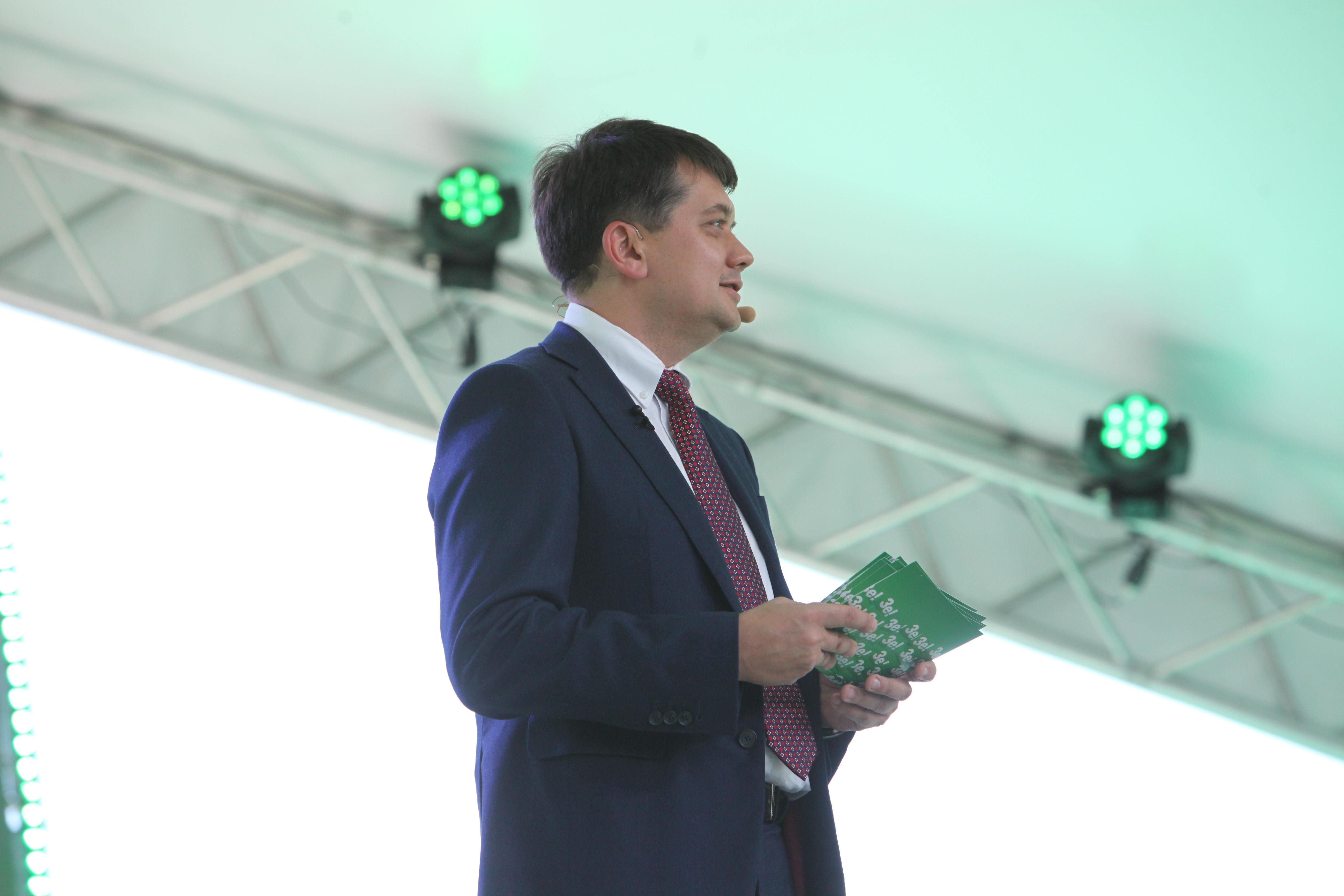 У Зеленського розповіли, що думають про "євробляхи" У Зеленського розповіли, що думають про "євробляхи"