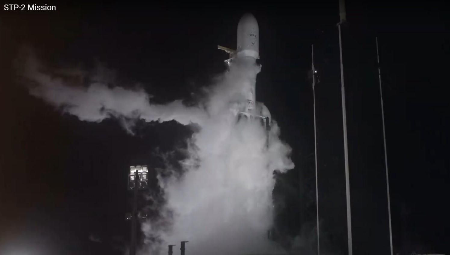 SpaceX Ілона Маска запустила Falcon Heavy з рештками 152 людей