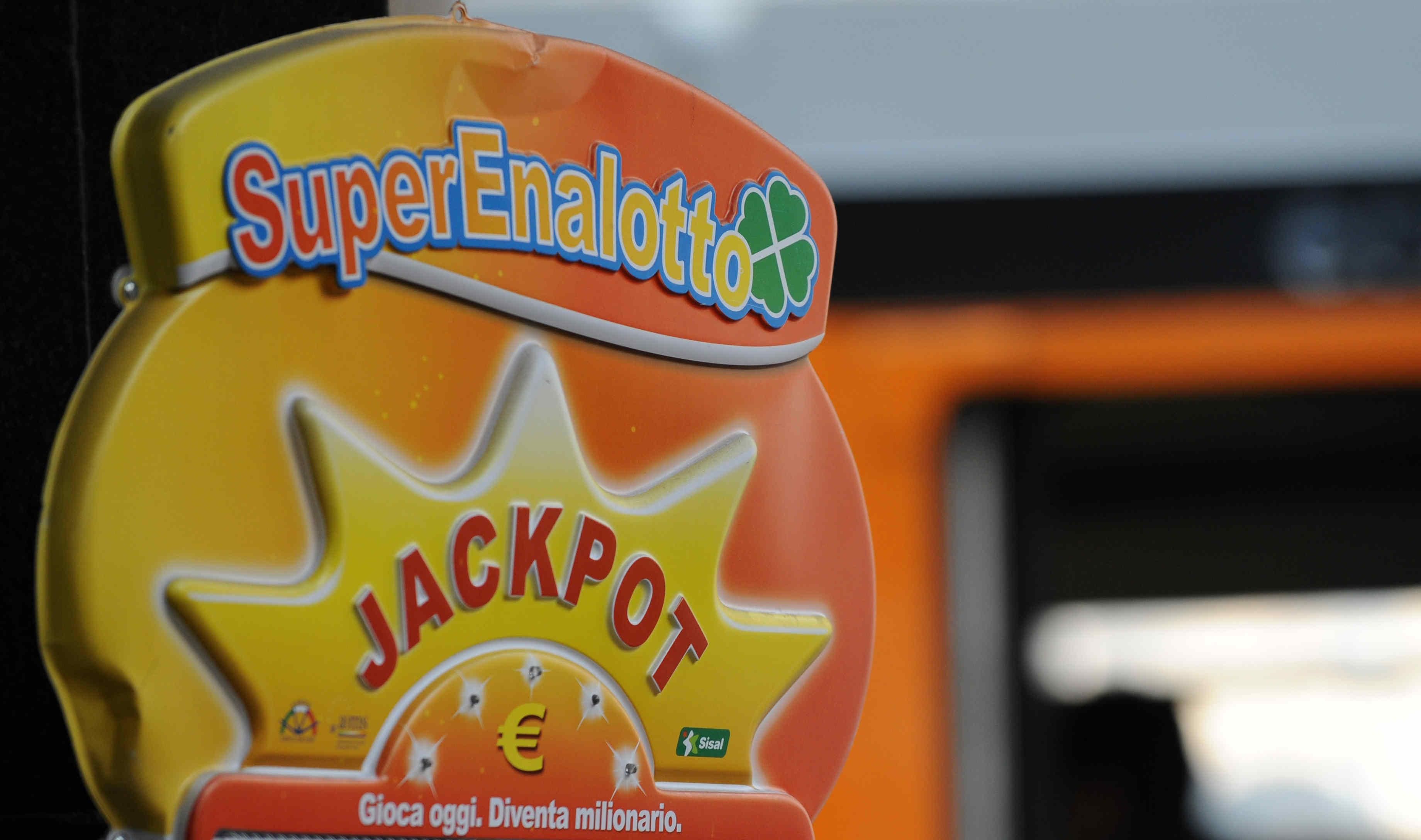 Украинцы могут выиграть 175,4 миллиона евро в знаменитой итальянской лотерее Украинцы могут выиграть 175,4 миллиона евро в знаменитой итальянской лотерее