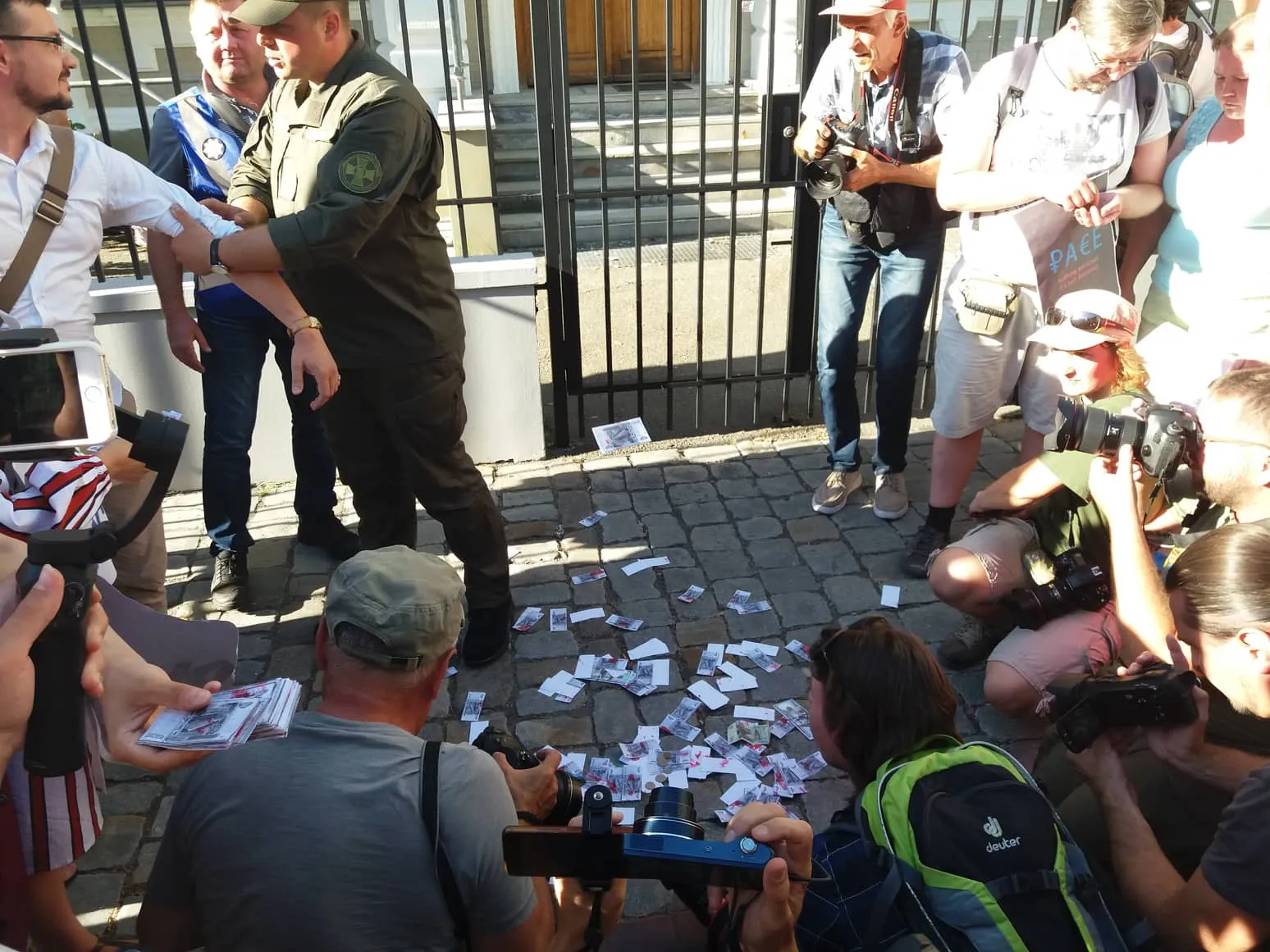 посольство Австрії активісти ПАРЄ акція посольство Австрії активісти ПАРЄ акція