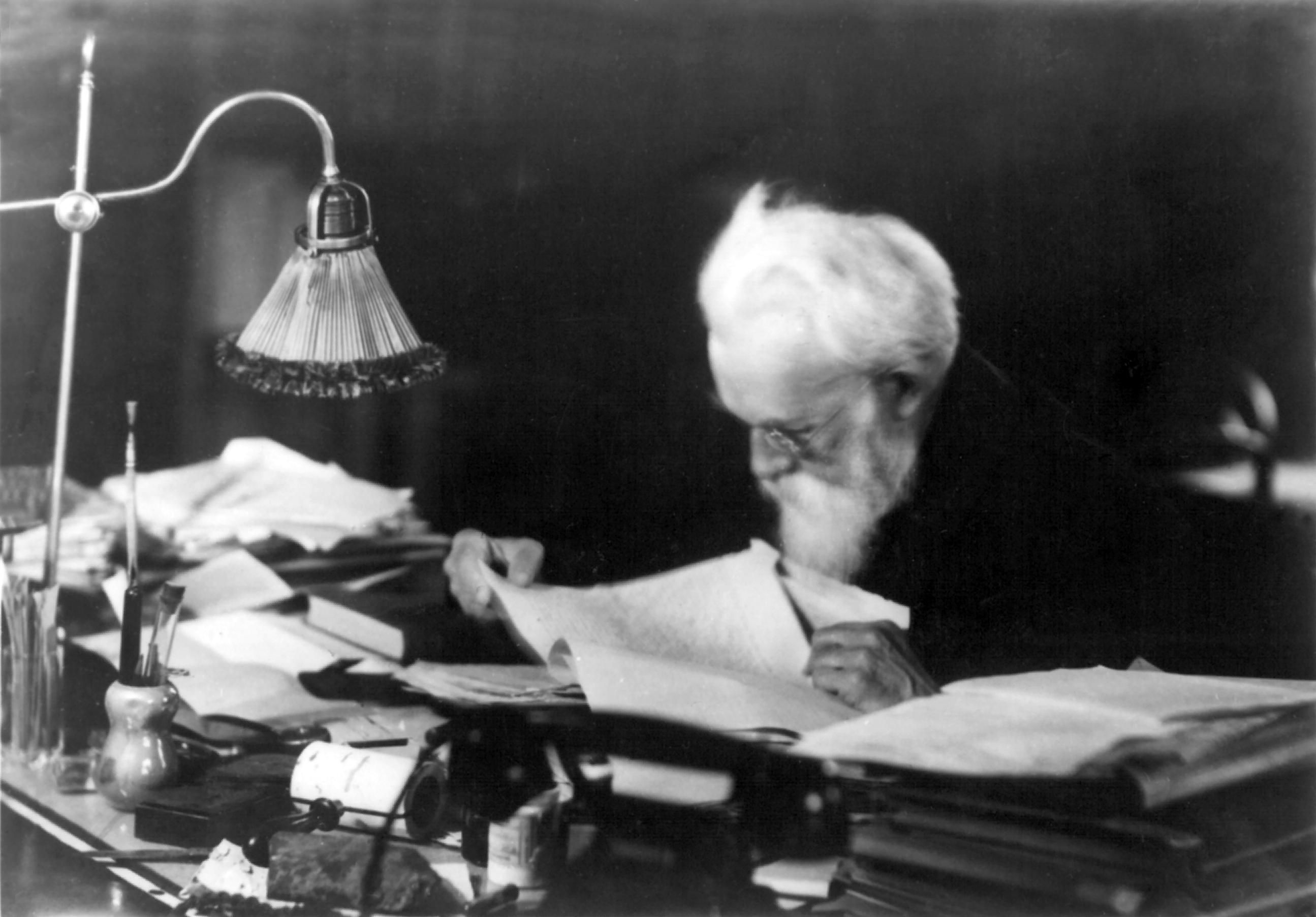 Вернадский - биография и почему он на новой купюре 1000 гривен Вернадский - биография и почему он на новой купюре 1000 гривен