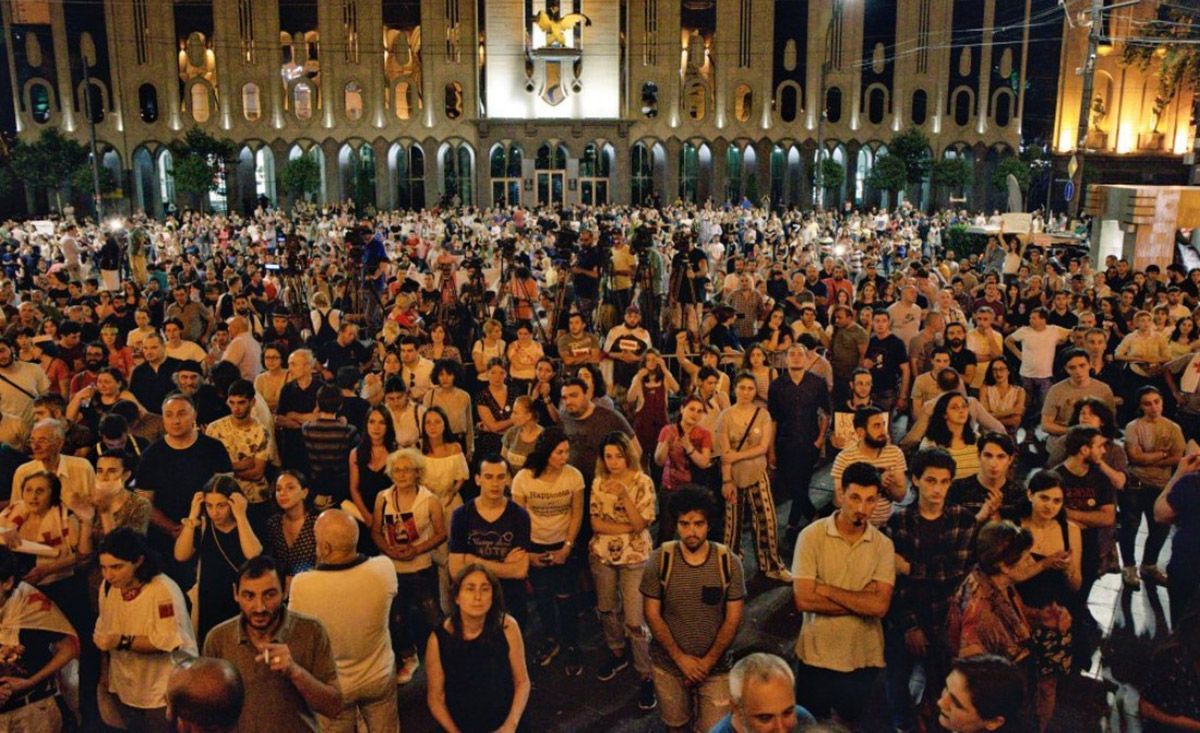 У Грузії відновилися антиросійські протести: фото, відео У Грузії відновилися антиросійські протести: фото, відео