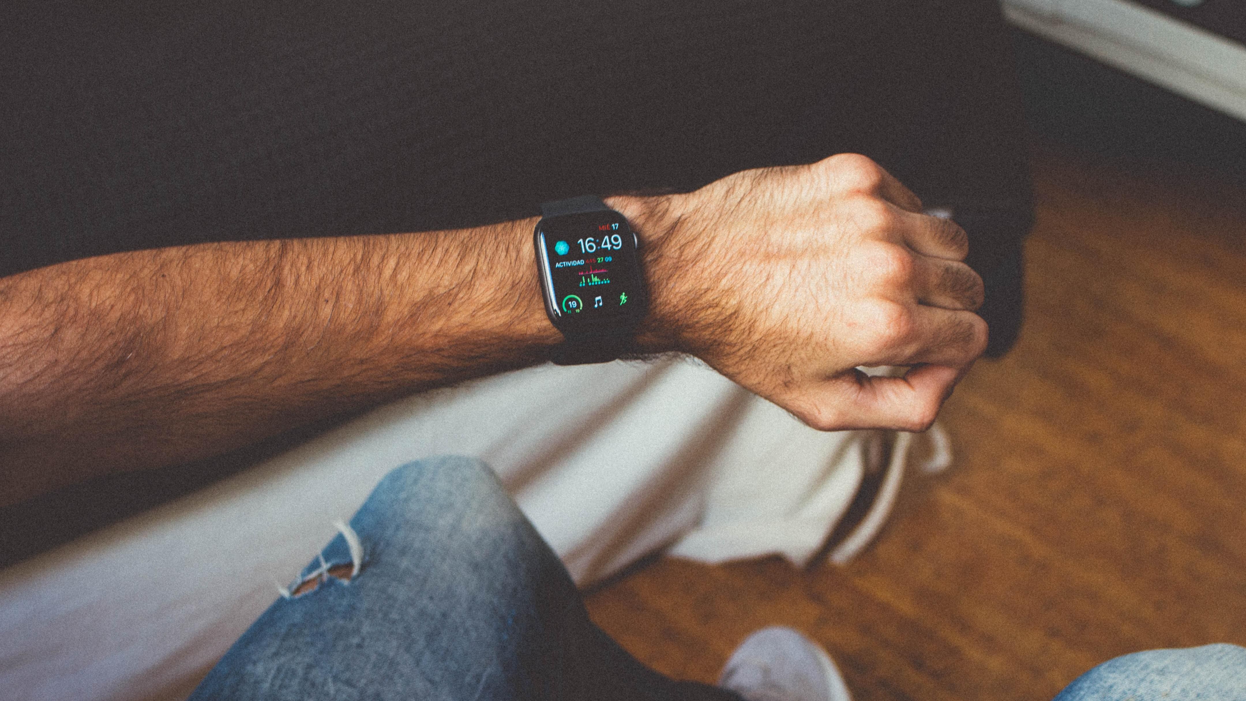 Продажі Apple Watch стрімко падають з кожним роком: висновки аналітиків Продажі Apple Watch стрімко падають з кожним роком: висновки аналітиків