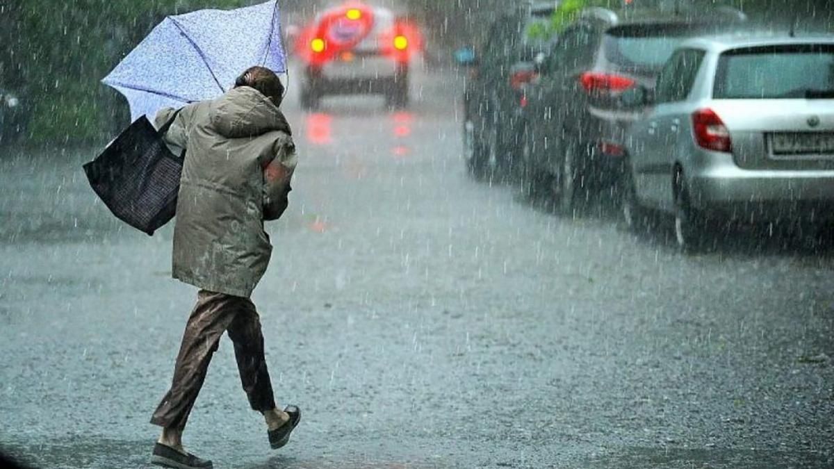 Після шаленої спеки – грози і град: в Україні оголосили штормове попередження Після шаленої спеки – грози і град: в Україні оголосили штормове попередження