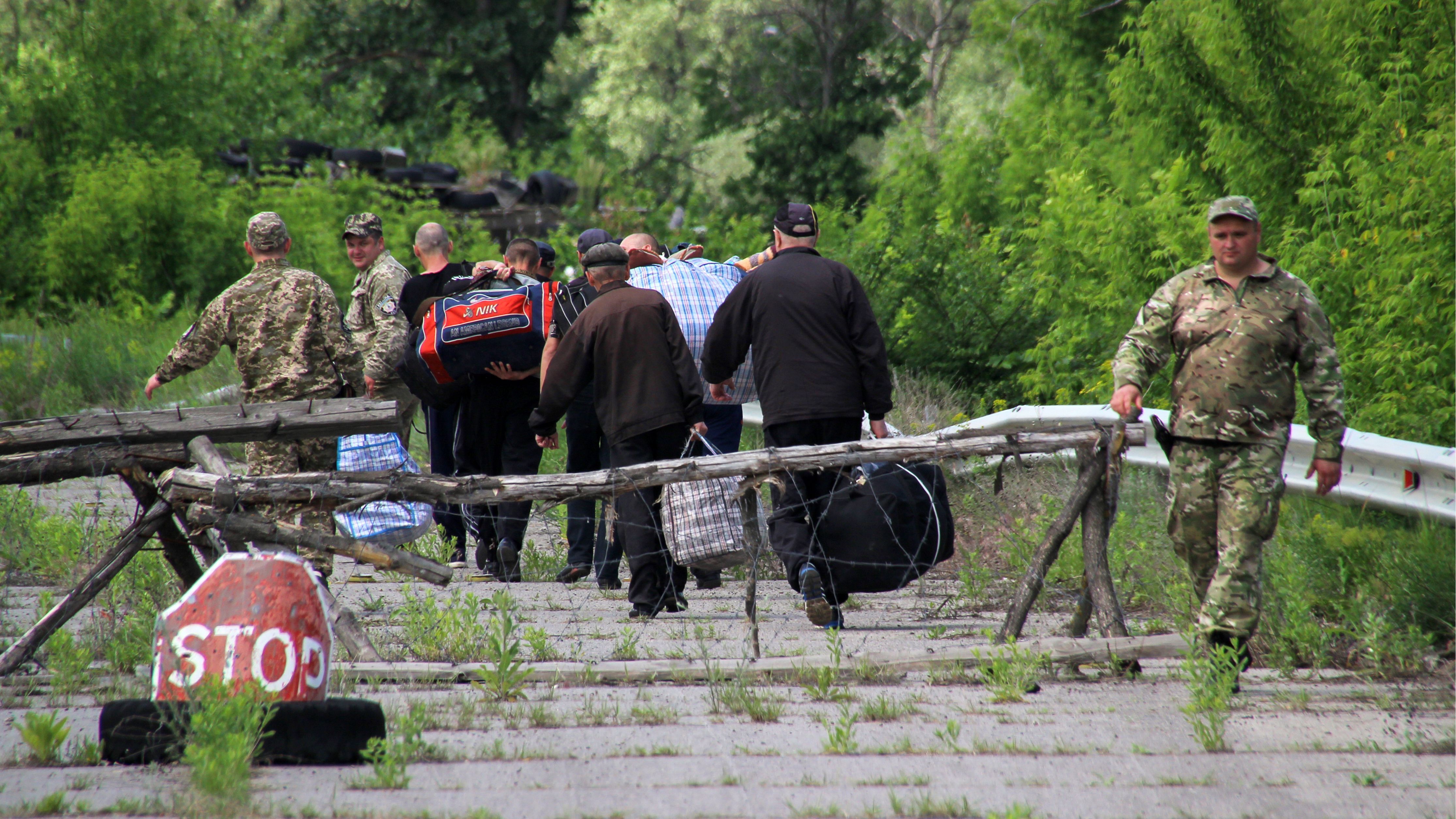 Чи вплине розведення сил на Донбасі на оборонні можливості української армії 