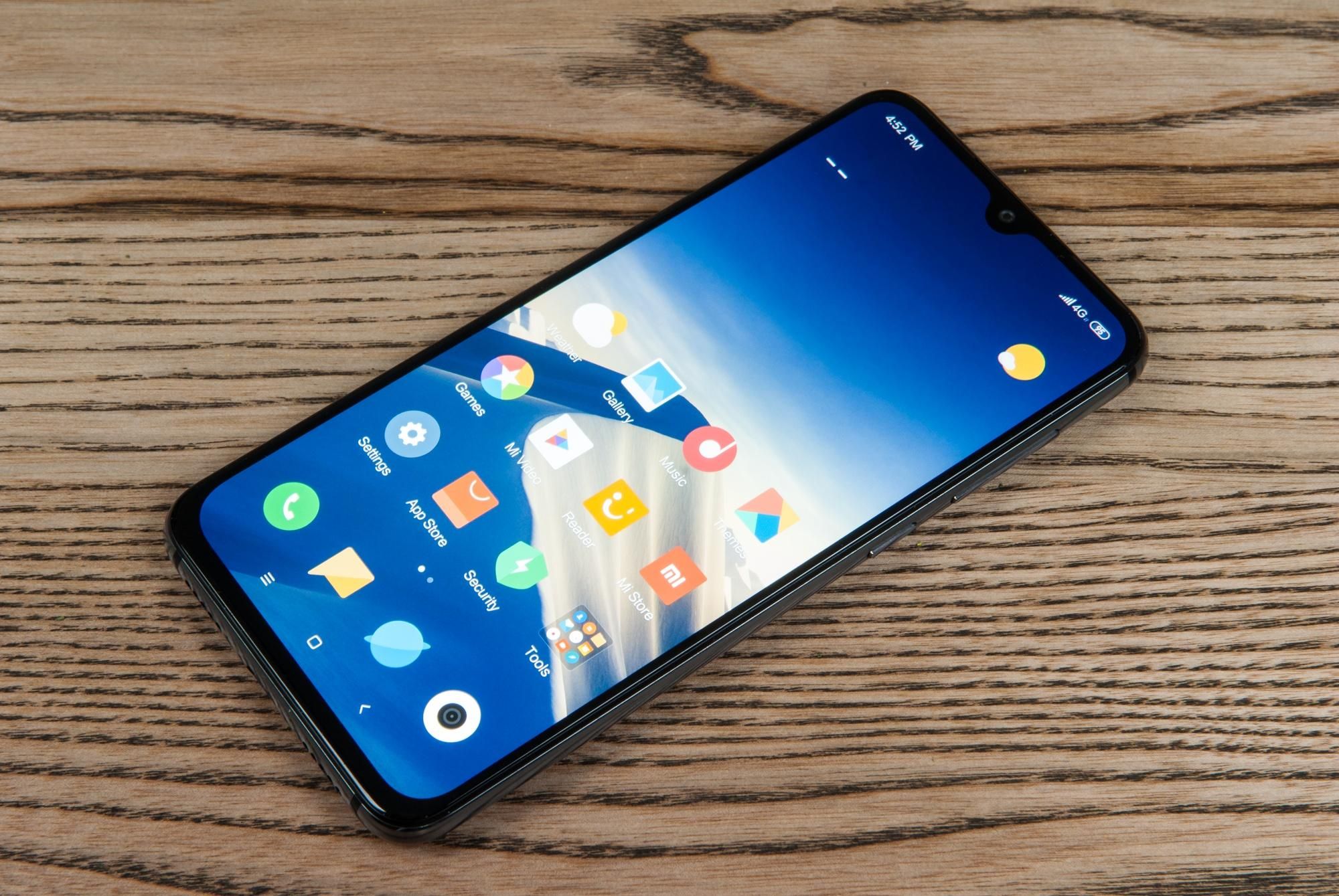 Оновлення виводить з ладу смартфони Xiaomi Mi 9 SE: як відреагували в компанії 