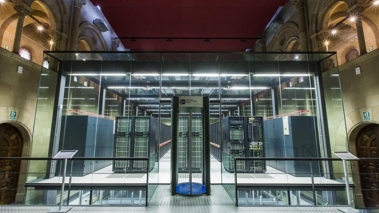 У Іспанії показали потужний комп'ютер вагою 78 тисяч кілограмів: фото, відео