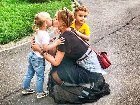 Слава Камінська з дітьми Слава Камінська з дітьми