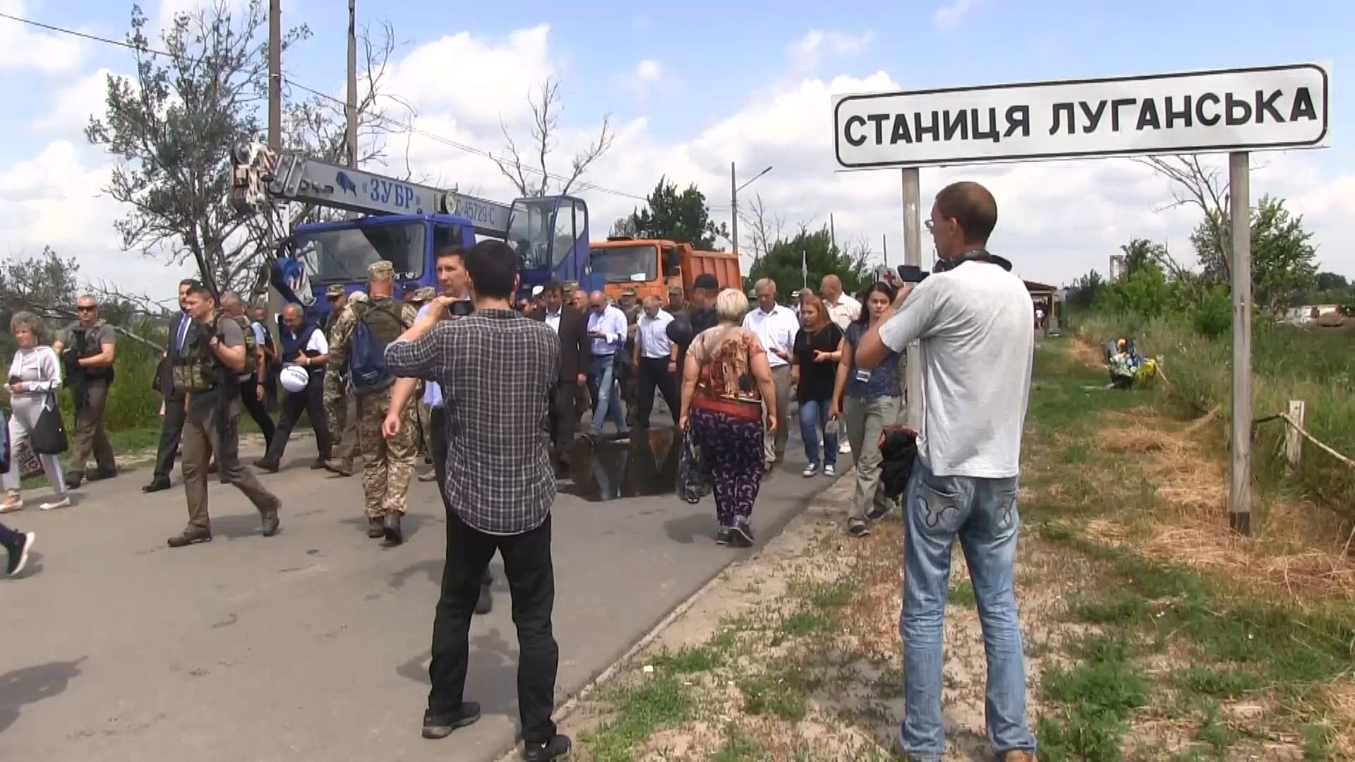 Що робив Кучма біля бойовиків: українські військові змінюють позиції