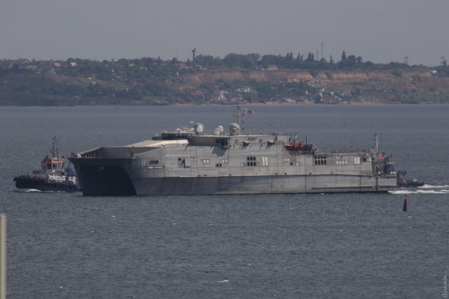 Мощный военный корабль США зашел в порт Одессы, за ним идет следующий: фото