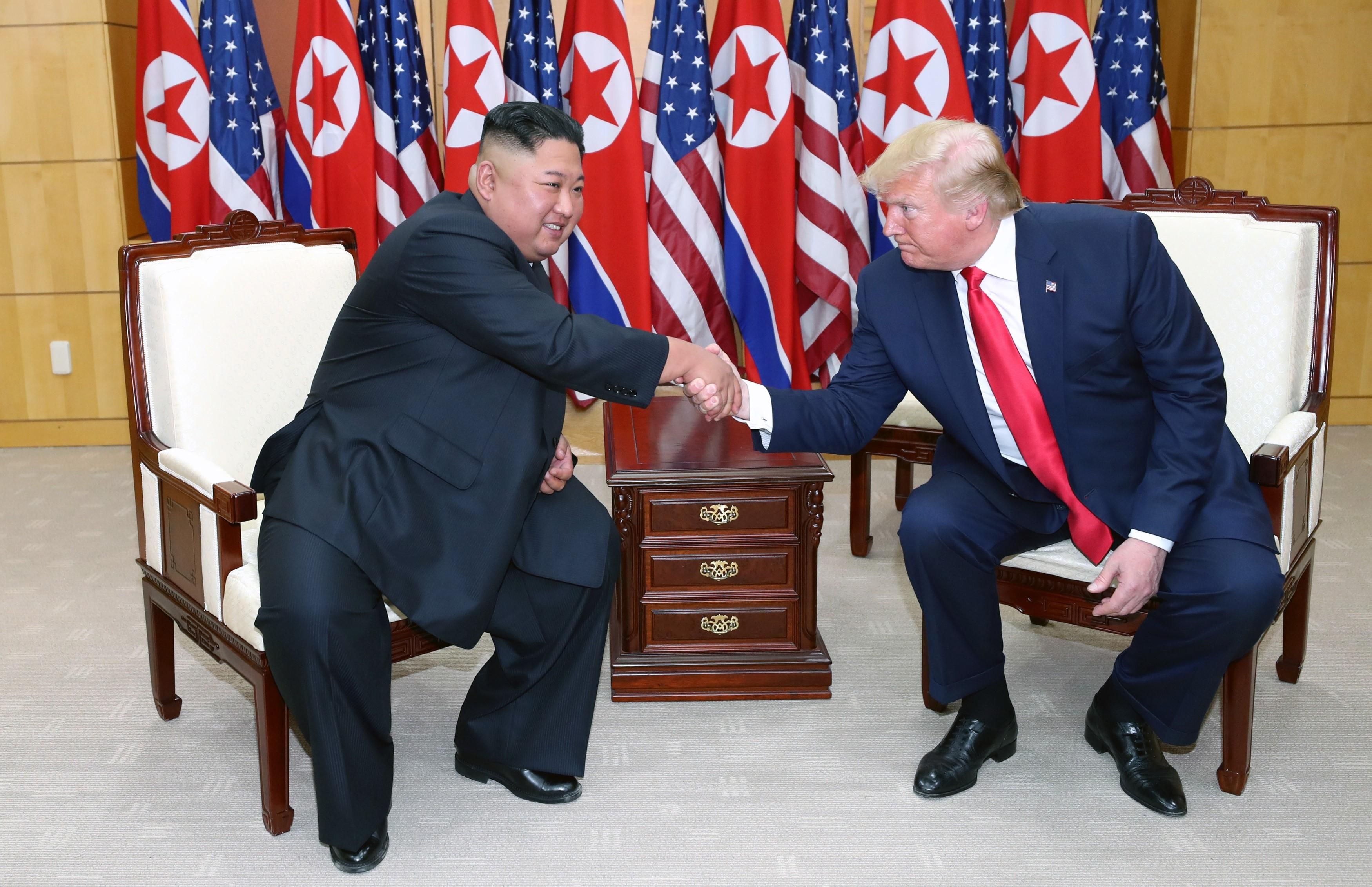 Результати історичної зустрічі: Трамп та Кім Чен Ин відновлять ядерні переговори Результати історичної зустрічі: Трамп та Кім Чен Ин відновлять ядерні переговори