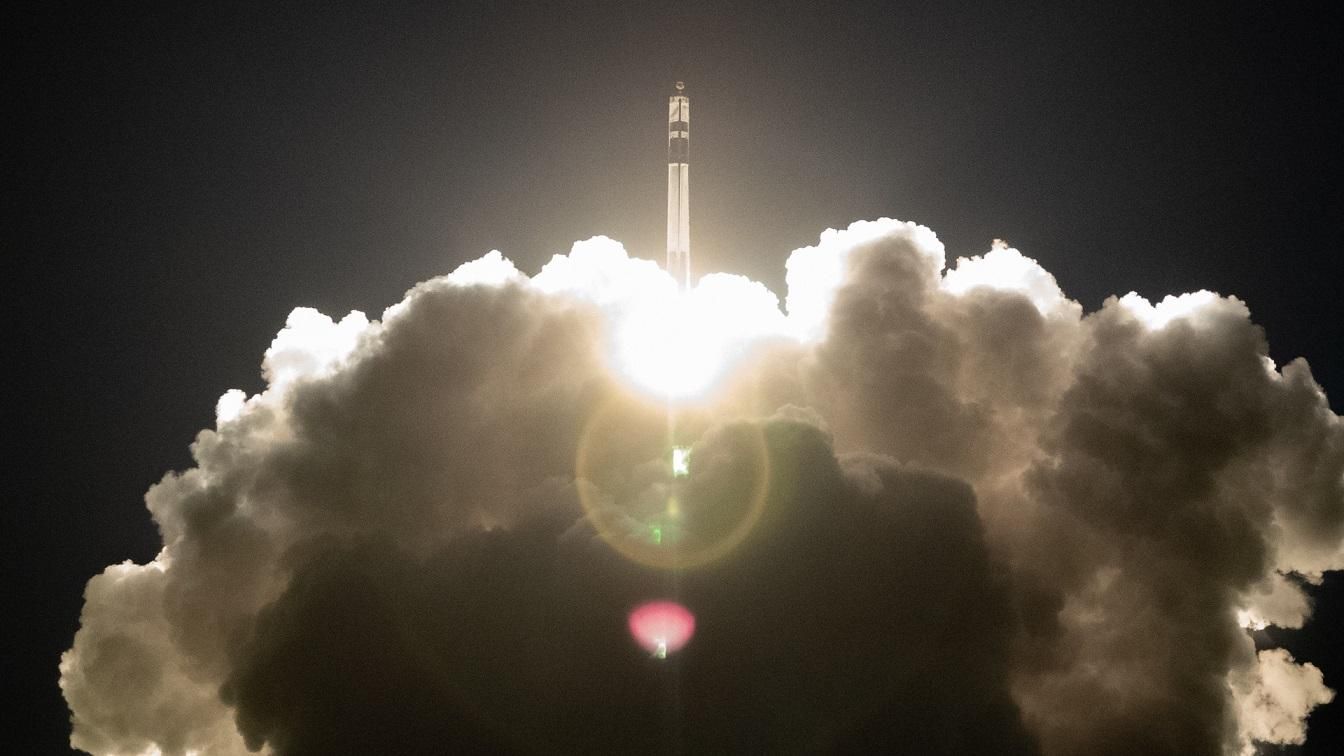 Rocket Lab успішно вивела на орбіту 7 нових супутників: відео запуску