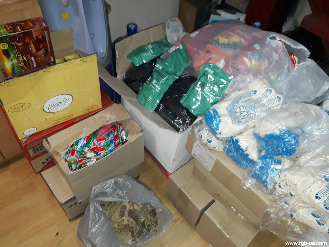 Волонтери збирають передачу для 20 полонених у Донецьку: як можна допомогти Волонтери збирають передачу для 20 полонених у Донецьку: як можна допомогти