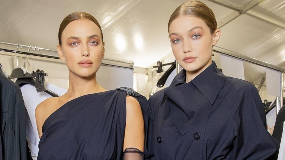 Ірина Шейк і Джіджі Хадід знялися у ретро-кампанії для Moschino: відео
