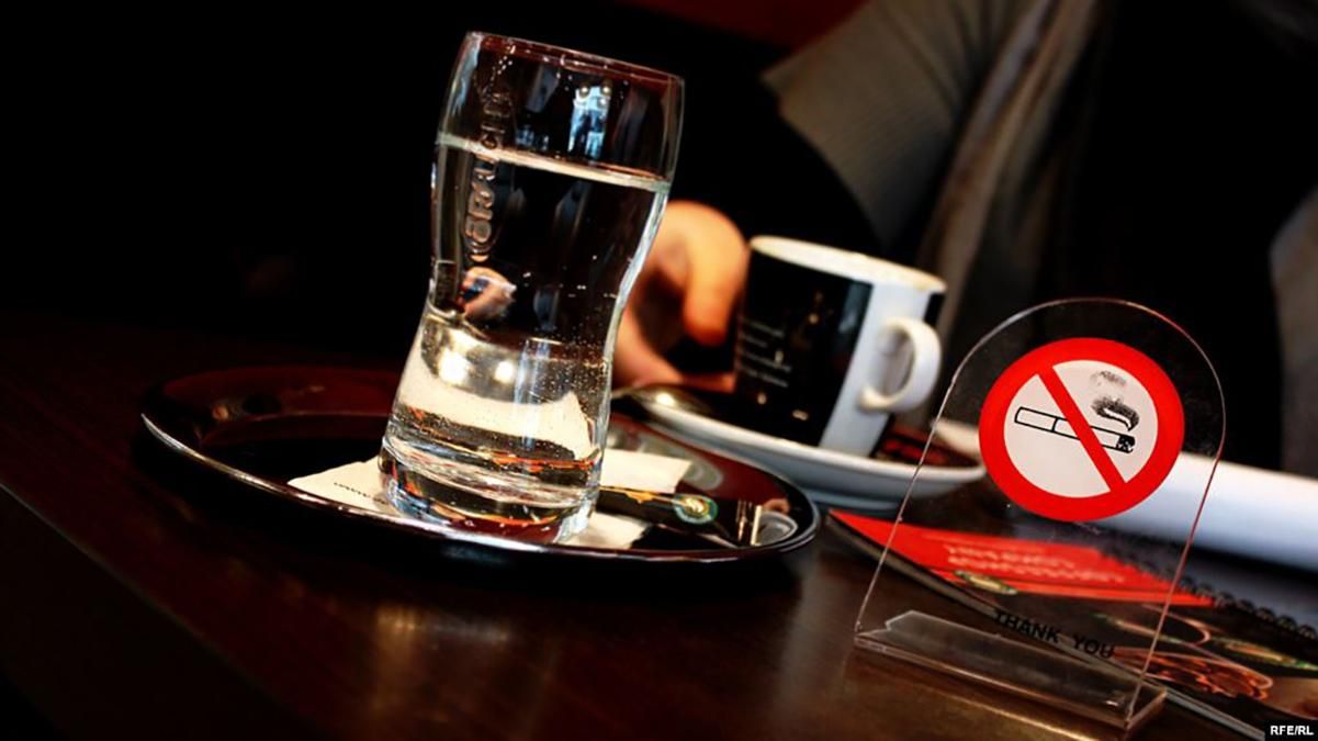 Австрія заборонить курити у барах і ресторанах Австрія заборонить курити у барах і ресторанах