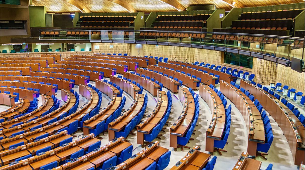 Делегація ПАРЄ достроково покидає Україну Делегація ПАРЄ достроково покидає Україну