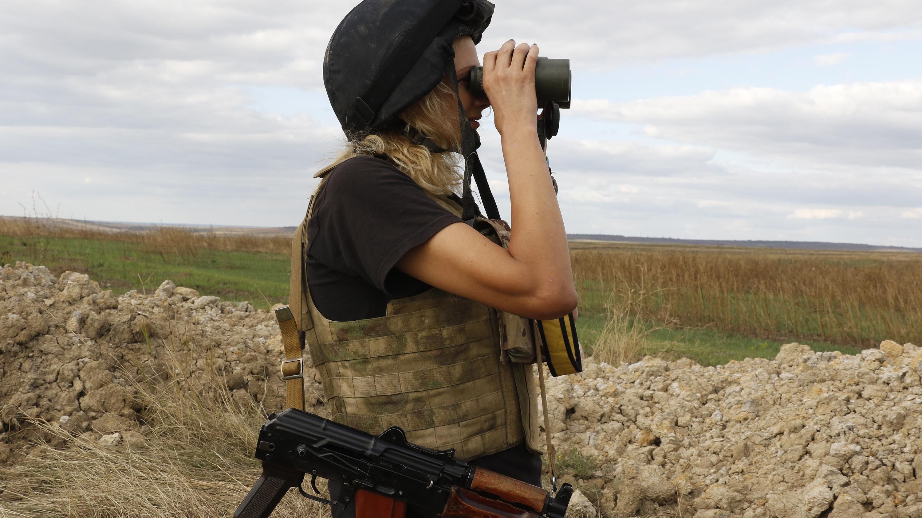 Окупанти з БМП обстріляли українські позиції: є поранені Окупанти з БМП обстріляли українські позиції: є поранені