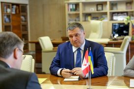 Кто заказал Катю Гандзюк: как активисты встречали Авакова в Канаде