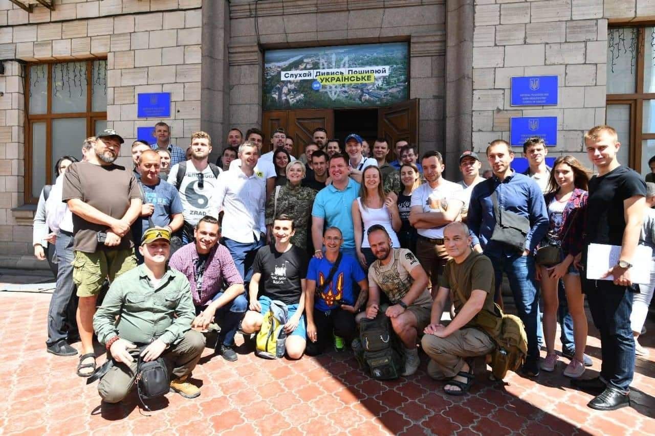 Военное радио Армия ФМ продолжит вещание на Донбассе Военное радио Армия ФМ продолжит вещание на Донбассе