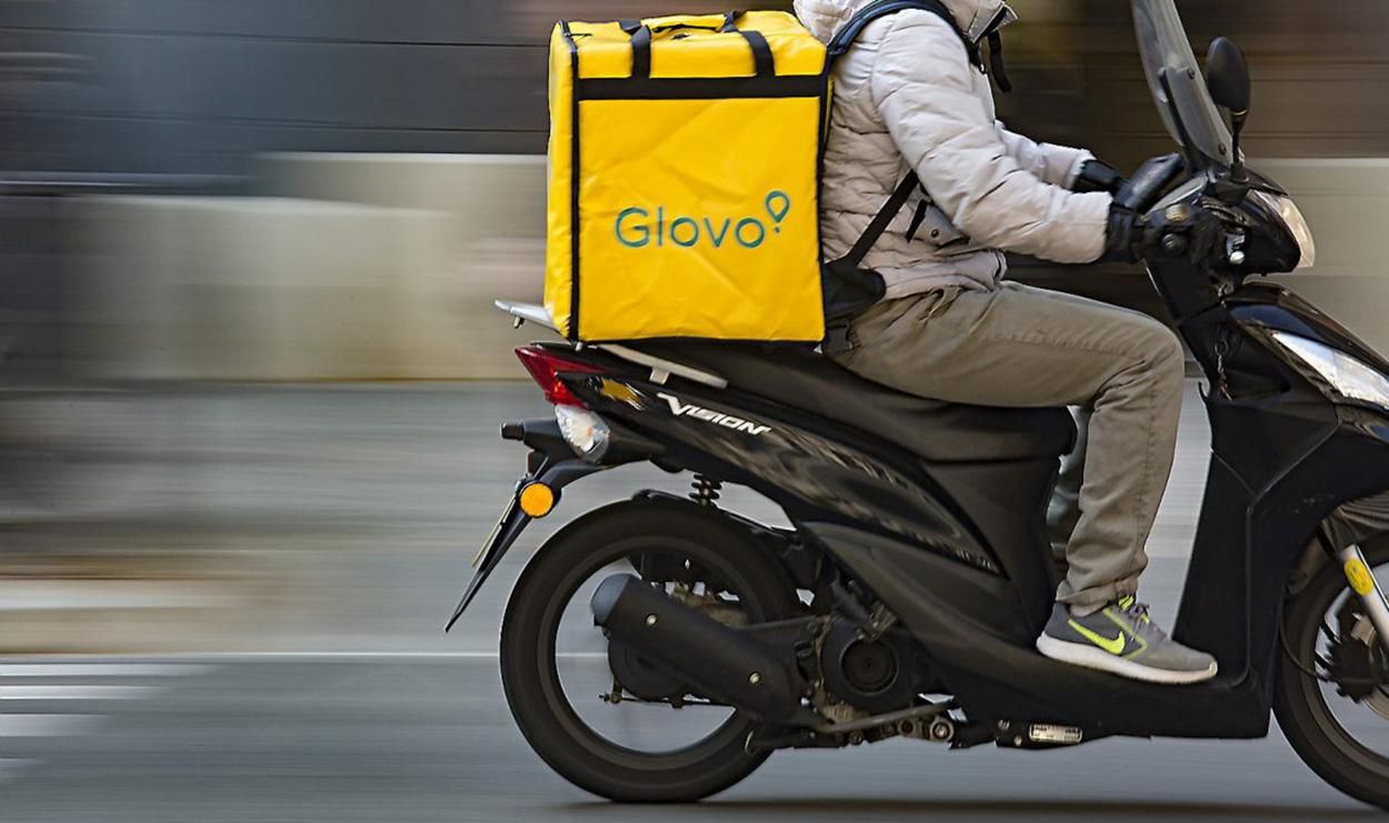 Кур'єр служби доставки Glovo побив перехожого у Києві: відео