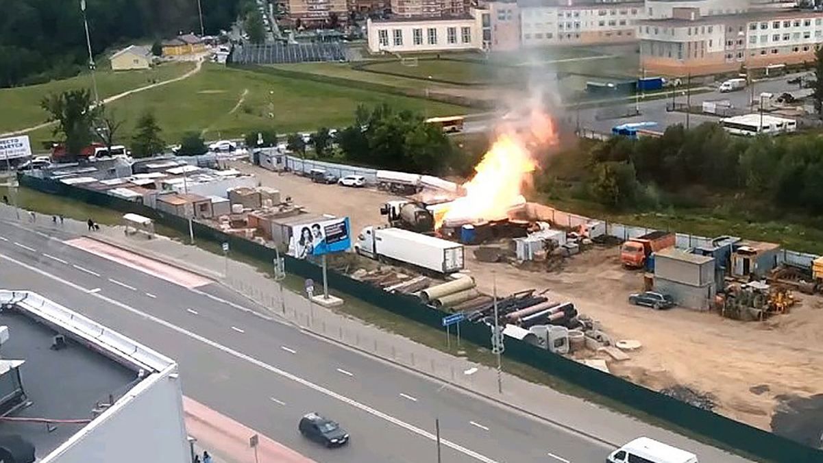 У Москві вибухнула АЗС: стовп вогню здійнявся на 20 метрів – відео 